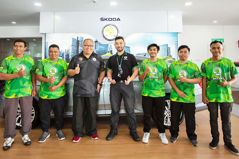Group photo image with BDTTA and Skoda Management